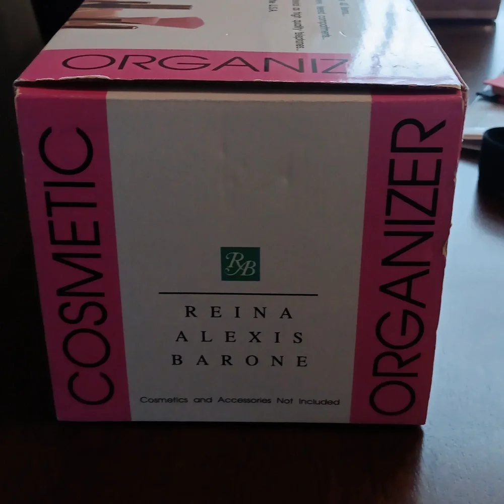 Burtch Reina Alexis Barone Cosmetic Organizer - Cream